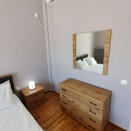 Apartment Penthouse Spacious W Super Wifi & Terrace, 2 Min From Metro