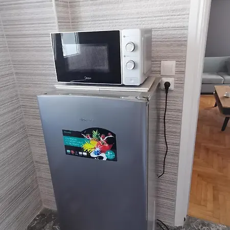 Penthouse Spacious W Super Wifi & Terrace, 2 Min From Metro Apartment