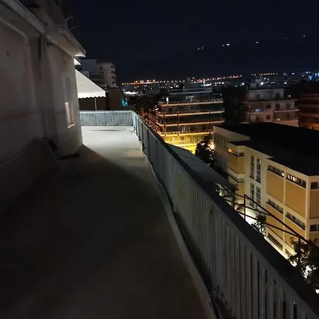 Penthouse Spacious W Super Wifi & Terrace, 2 Min From Metro Athen
