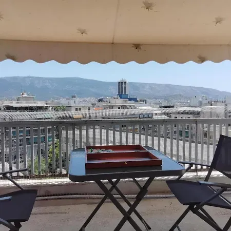 Apartment Penthouse Spacious W Super Wifi & Terrace, 2 Min From Metro Athens